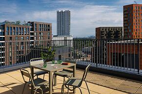 Sophisticated Studio Flat With Rooftop Access