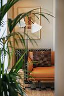 Sophisticated Studio Flat With Rooftop Access