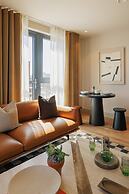 Sophisticated Studio Flat With Rooftop Access