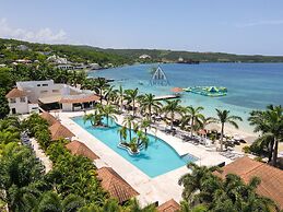 Sunset at ArecaHomes~ Beach Access~ Pool & Water Park