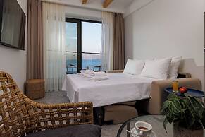 Soho SeaFront Suites