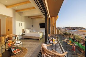 Soho SeaFront Suites