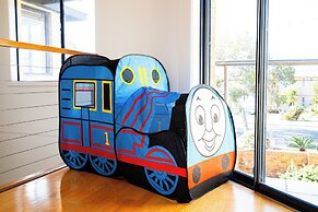 StayAU 6BR Deluxe Lakeview Point Cook