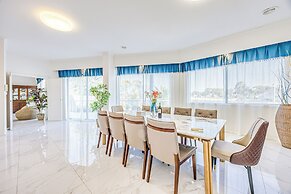 StayAU 6BR Deluxe Lakeview Point Cook