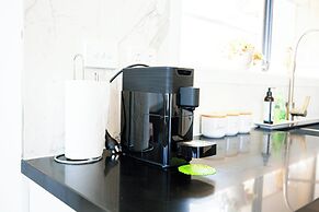 StayAU 6BR Deluxe Lakeview Point Cook