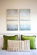 StayAU 6BR Deluxe Lakeview Point Cook