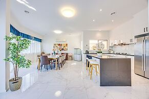 StayAU 6BR Deluxe Lakeview Point Cook