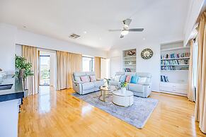 StayAU 6BR Deluxe Lakeview Point Cook