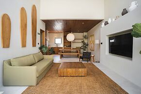 Surf Loft 1 by Alfred in Bali