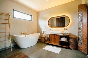 Kari Senja Luxury Villa