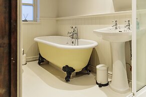 Honeypot Cottage-Lovely Bolthole in Stow