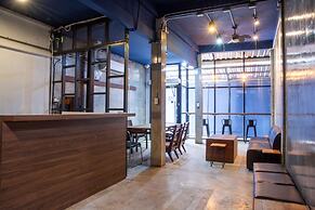 AREA81 HIDEOUT Hostel