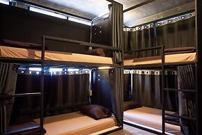 AREA81 HIDEOUT Hostel