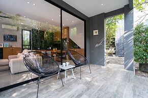 Tropical Pavilion P06 in Natural Park