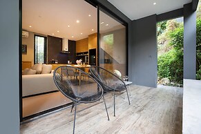 Spacious Pavilion P07 in Natural Park