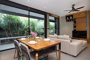 Spacious Pavilion P07 in Natural Park