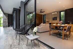 Spacious Pavilion P07 in Natural Park