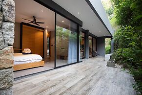 Spacious Pavilion P07 in Natural Park