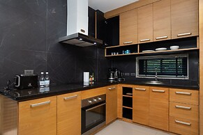 Spacious Pavilion P07 in Natural Park