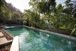 Spacious Pavilion P07 in Natural Park