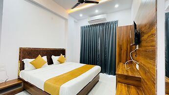 Hotel Rajgharana