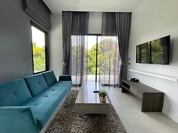 Mountainview Apartment in Naiharn