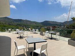 Mountainview Apartment in Naiharn