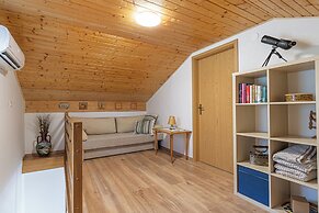 Holiday House Vilana With Jacuzzi