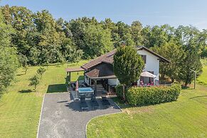 Holiday House Vilana With Jacuzzi