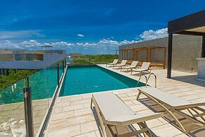 Spacious Apartment With Terrace and Rooftop Pool