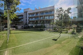 Spacious Apartment With Terrace and Rooftop Pool