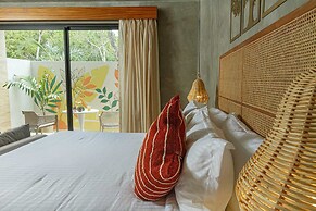 Spacious Apartment With Terrace and Rooftop Pool