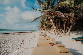 Spacious Apartment With Terrace and Rooftop Pool