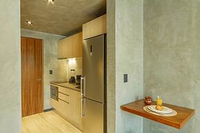 Spacious Apartment With Terrace and Rooftop Pool