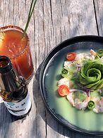 Spacious Apartment With Terrace and Rooftop Pool