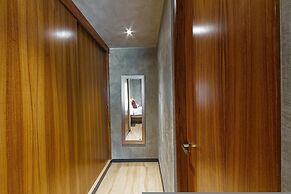 Spacious Apartment With Terrace and Rooftop Pool