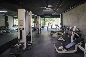 Spacious Apartment With Terrace and Rooftop Pool