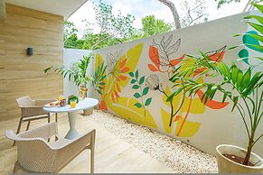 Spacious Apartment With Terrace and Rooftop Pool