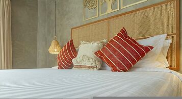 Spacious Apartment With Terrace and Rooftop Pool