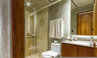 Spacious Apartment With Terrace and Rooftop Pool