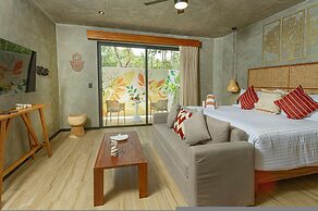 Spacious Apartment With Terrace and Rooftop Pool