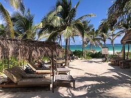 Spacious Apartment With Terrace and Rooftop Pool