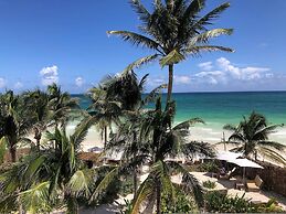 Spacious Apartment With Terrace and Rooftop Pool