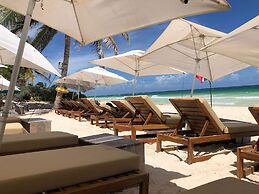 Beautiful Jungle Loft With Rooftop Pool and Gym