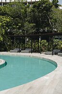 Beautiful Jungle Loft With Rooftop Pool and Gym