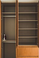 Beautiful Jungle Loft With Rooftop Pool and Gym