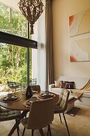 Beautiful Jungle Loft With Rooftop Pool and Gym