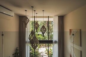 Beautiful Jungle Loft With Rooftop Pool and Gym