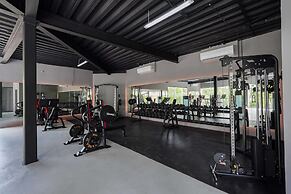 Beautiful Jungle Loft With Rooftop Pool and Gym