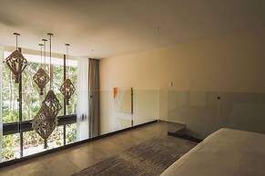 Beautiful Jungle Loft With Rooftop Pool and Gym